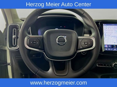 2025 Volvo XC40 B5 Core