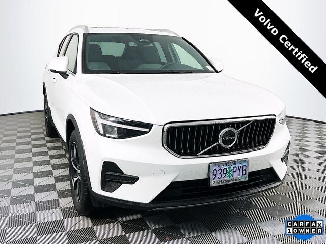 2025 Volvo XC40 B5 Core