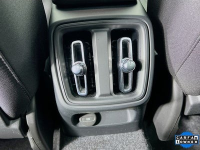 2025 Volvo XC40 B5 Core