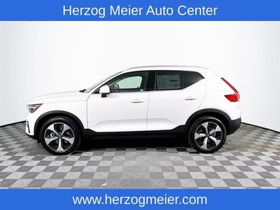 2025 Volvo XC40 B5 Core