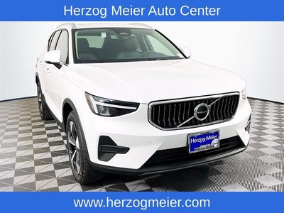 2025 Volvo XC40 B5 Core