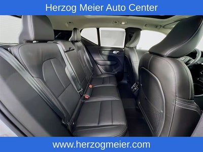 2025 Volvo XC40 B5 Core