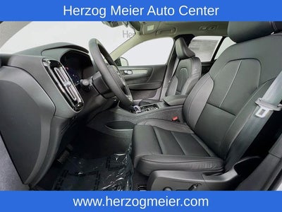 2023 Volvo XC40 B5 Ultimate