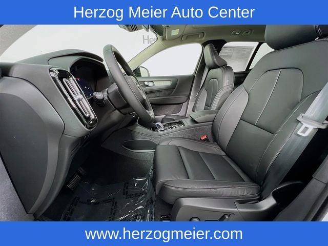 2023 Volvo XC40 B5 Ultimate