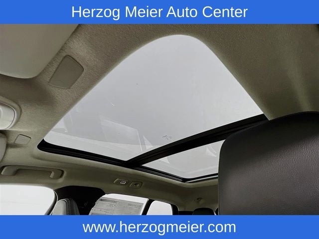 2023 Volvo XC40 B5 Ultimate