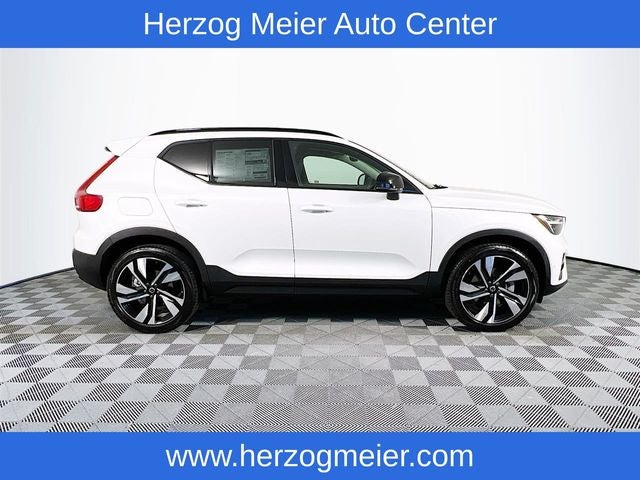 2023 Volvo XC40 B5 Ultimate