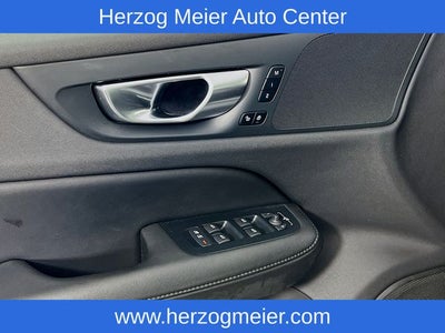 2025 Volvo V60 Cross Country B5 Plus