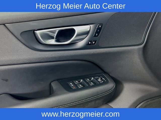 2025 Volvo V60 Cross Country B5 Plus