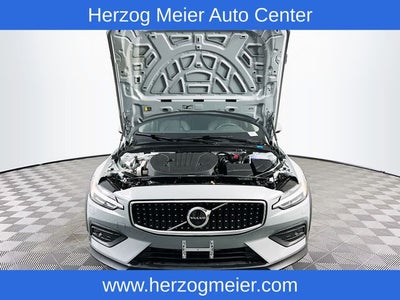 2025 Volvo V60 Cross Country B5 Plus