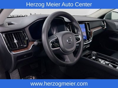 2025 Volvo V60 Cross Country B5 Plus