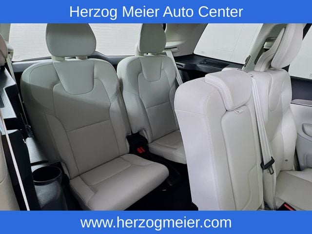 2025 Volvo XC90 B5 Plus