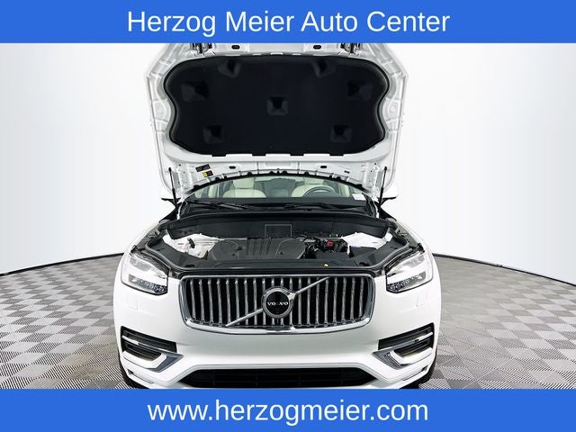 2025 Volvo XC90 B5 Plus