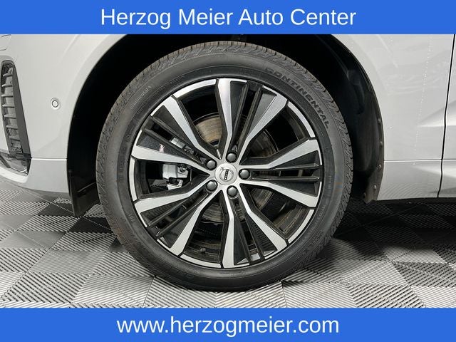 2025 Volvo XC60 B5 Plus